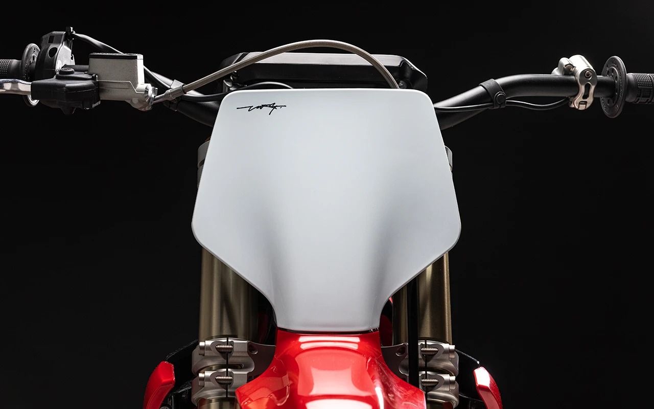 1of78BmpYl_Number plate.jpg